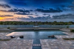 EVOLVE BACK, HAMPI