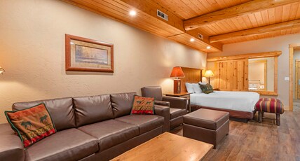 Best Western Ponderosa Lodge Room Type - 1 King Bed, Non-Smoking, Pet Friendly Room, Microwave And Refrigerator, Sofabed, Full Breakfast