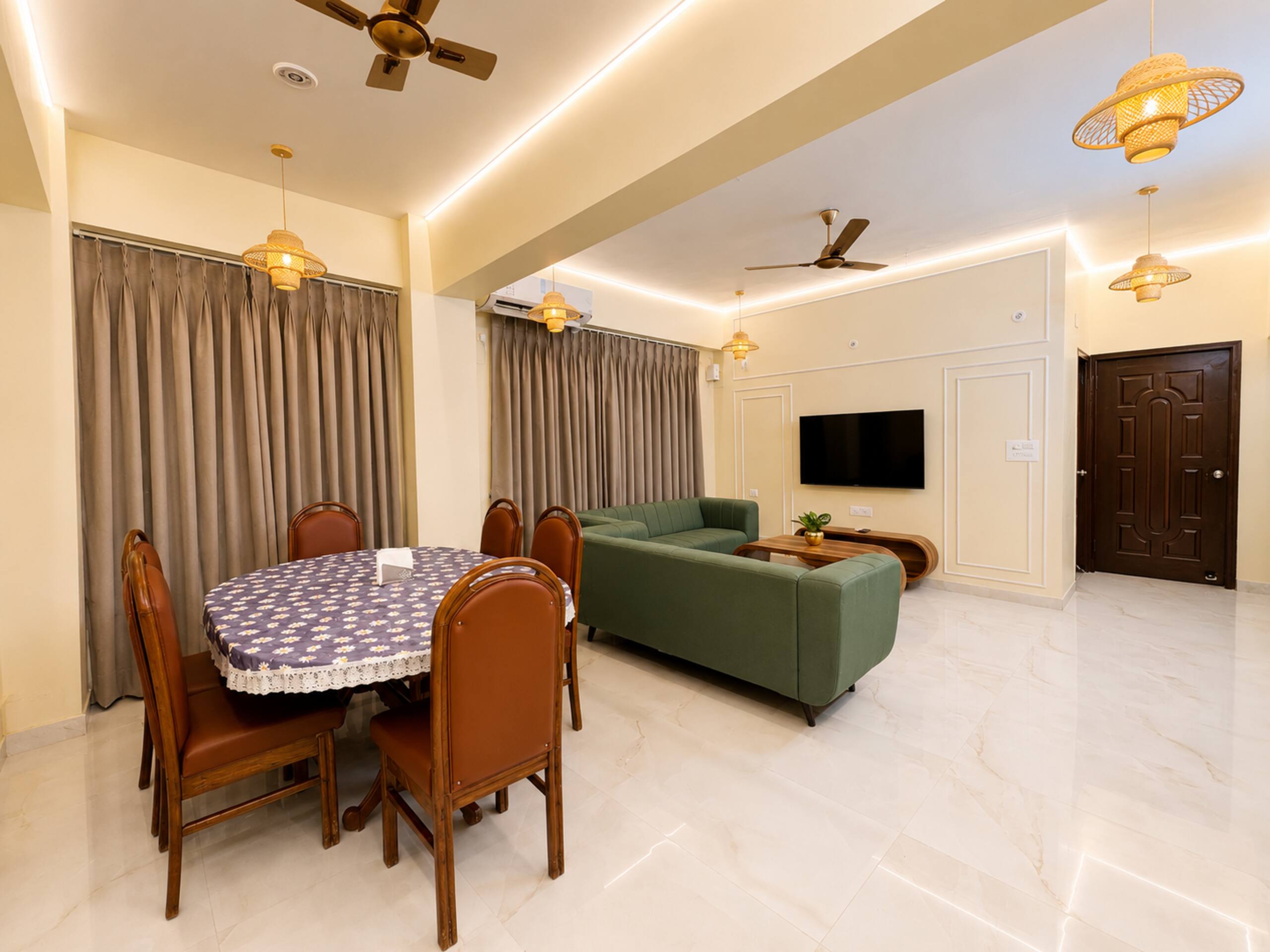 Spacious 3BHK 6 Min to Assi Ghat Lanka BHU - Tap to explore photos