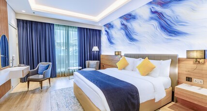  Movenpick Grand Al Bustan Room Type - Classic Room