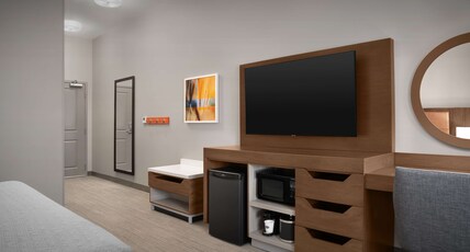 Hampton Inn & Suites by Hilton Williston Room Type - 1 KING BED WITH SOFABED
