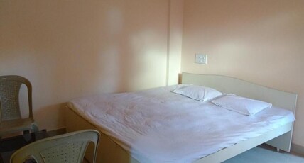 Center Point Residency Room Type - Budget Double Bed Without Tv