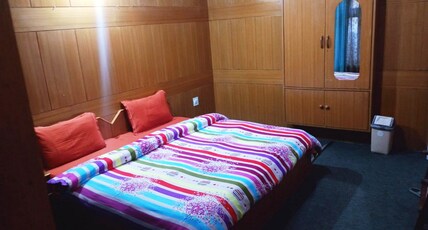 Travellers House Room Type - Super Deluxe Room with Mountain View