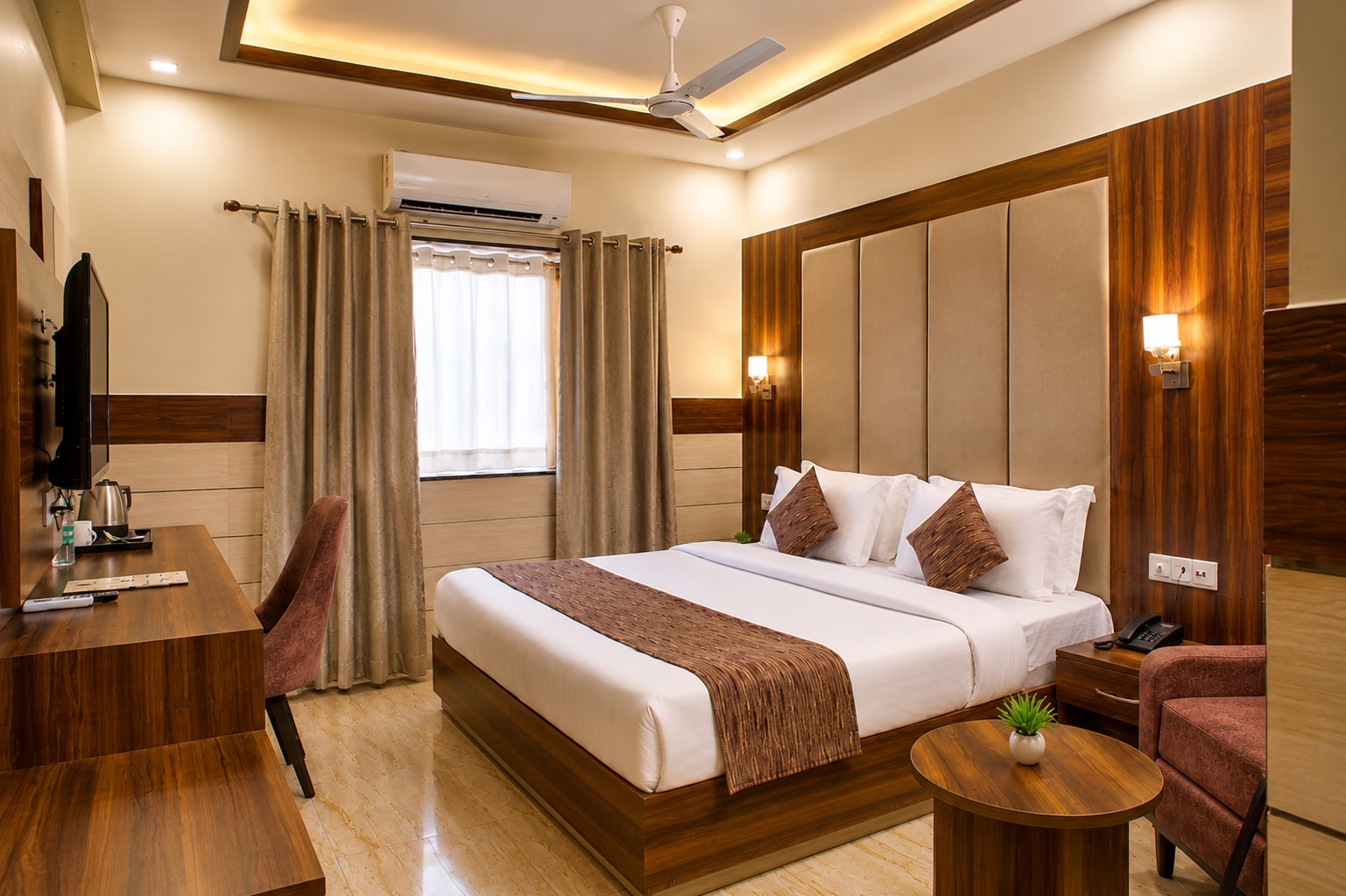 Hotel Vasdaa Grand (10Min Drive From Jolly Grant Airport) -Dehradun - Tap to explore photos