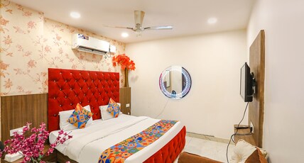 Via Royal Galaxy I Room Type - Deluxe Room