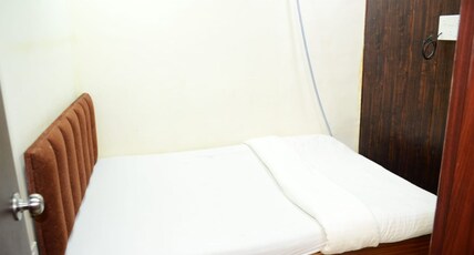 Hotel New Churchgate Room Type - Deluxe Room