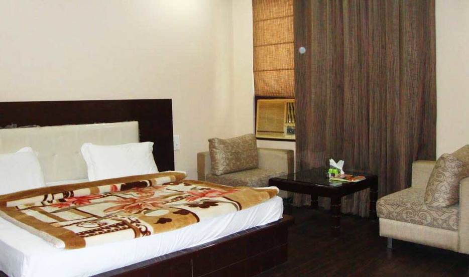 Hotel Sun City - Tap to explore photos