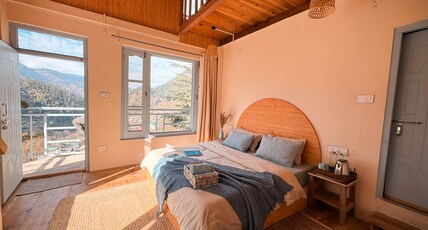 Bleeblu Stays | Jibhi Room Type - Duplex Room with Valley view