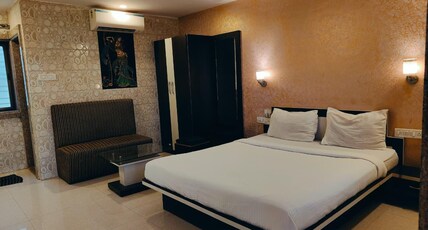 Panchgani Crown Hotel Room Type - Deluxe Room