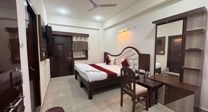 Hotel Pragati Palace Room Type - Deluxe Room