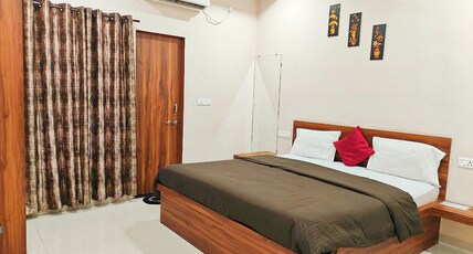 Hotel The Seven View Room Type - Executive King Bed AC Room