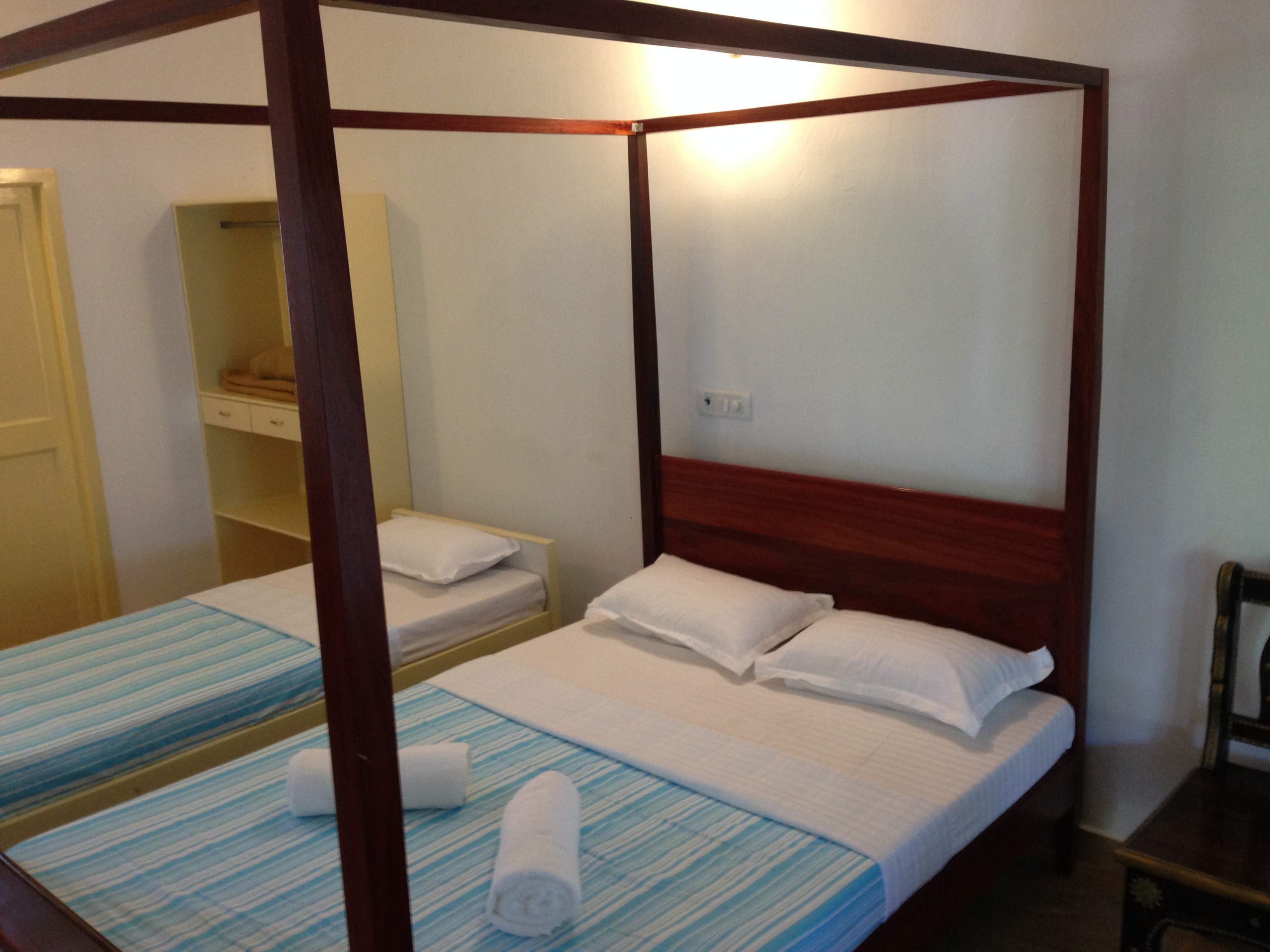 Meya Beach Walk hotel - Tap to explore photos