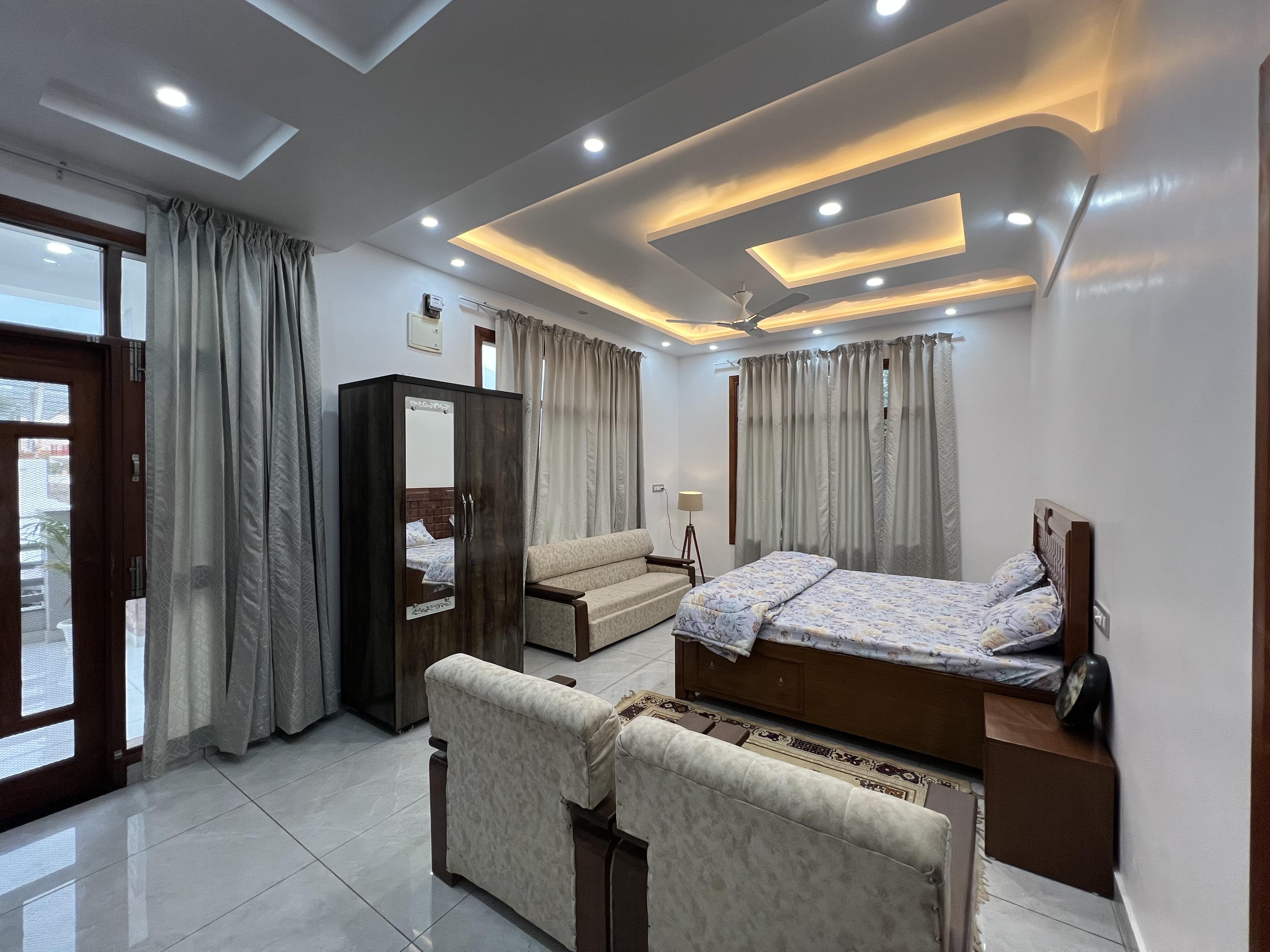 Umang Cottage Studio Apartment Dhauladhar View - Tap to explore photos