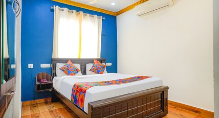 Via Lloyds Inn Room Type - Deluxe Room