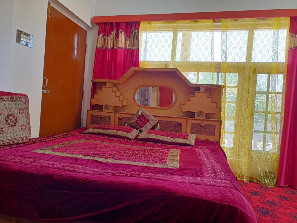Hotel O The Ayra Homestay - Tap to explore photos