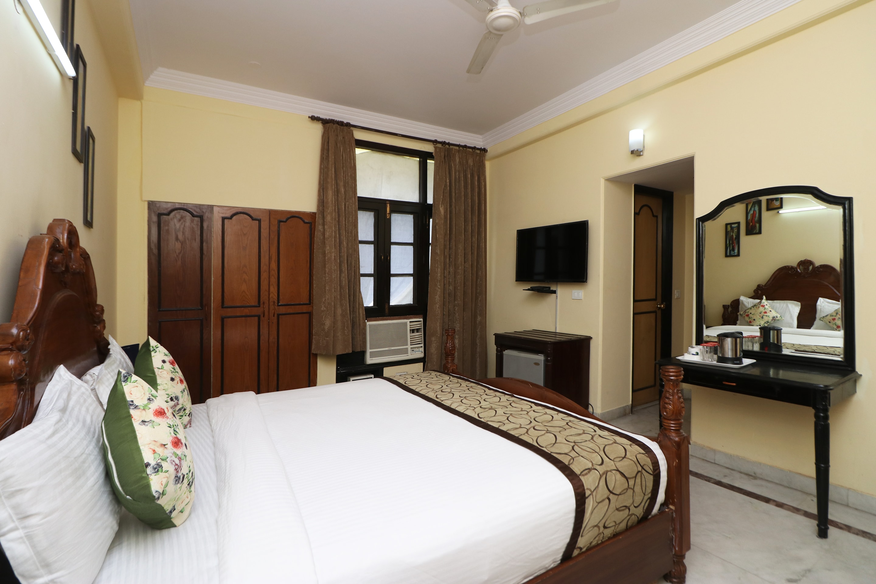 Hotel O NR29 - Tap to explore photos