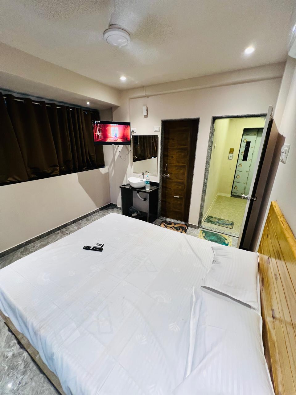 Seaview Homestay & Dine-In - Tap to explore photos