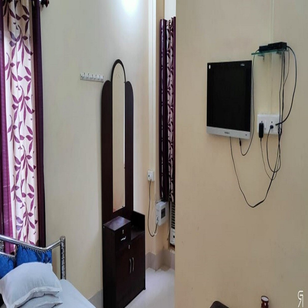 Hotel Baroda - Tap to explore photos