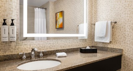 Crowne Plaza Edison, an IHG Hotel Room Type - 2 Queen Standard