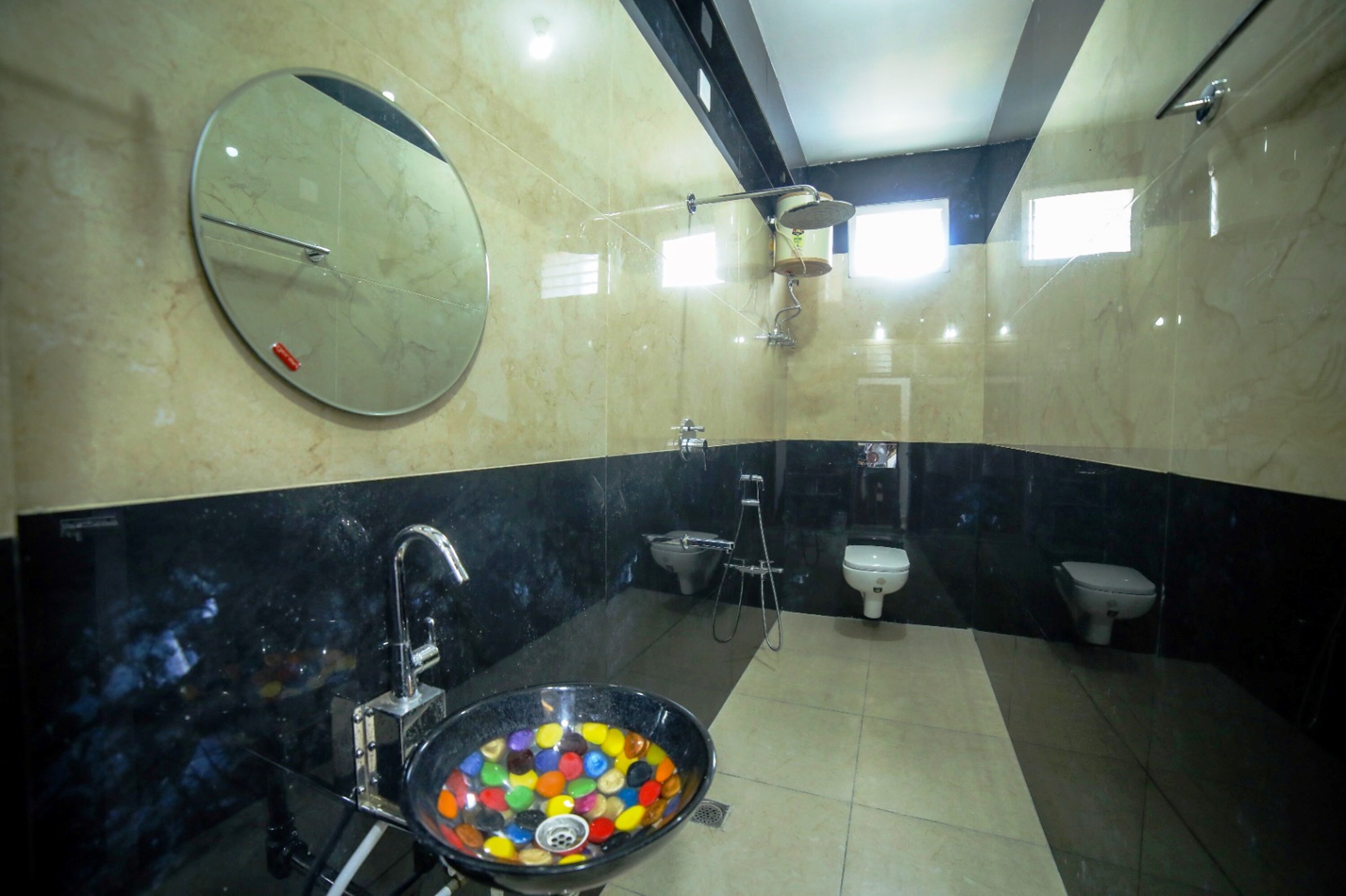 AV Homestay - Tap to explore photos