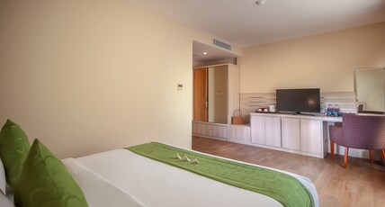 D'nusa Beach Club and Resort Room Type - DELUXE ROOM
