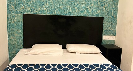 Hotel Sharan Room Type - Deluxe AC Room