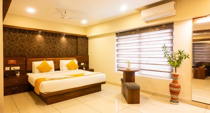 Crystals Cove Room Type - Executive AC Room With Living Area
