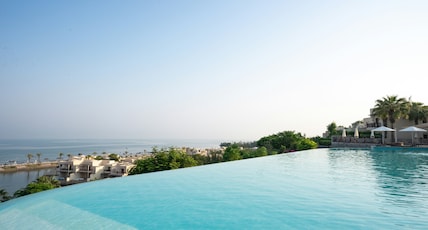 The Cove Rotana Resort Room Type - Pool View Room - King Bed