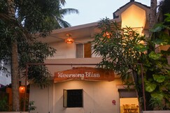 Riversong Bliss Hostel and Rooms