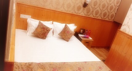 PHR RESIDENCY Room Type - Standard Room with Air Conditioning