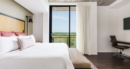 Hotel Indigo Athens - University Area Room Type - 1 King Bed Suite Balcony