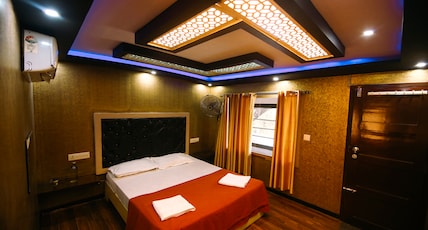 Tharangini Houseboats Room Type - Super Deluxe Family Room-AC timing 9 PM to 6 AM (Sharing Houseboat) Veg Meals Only Tharangini Houseboats Room Type - Super Deluxe Family Room-AC timing 9 PM to 6 AM (Sharing Houseboat) Veg Meals Only