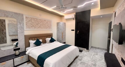 GARMA GARAM LODGE & CELEBRATION MANDAP Room Type - Queen Bed Luxury Room with TV GARMA GARAM LODGE & CELEBRATION MANDAP Room Type - Queen Bed Luxury Room with TV
