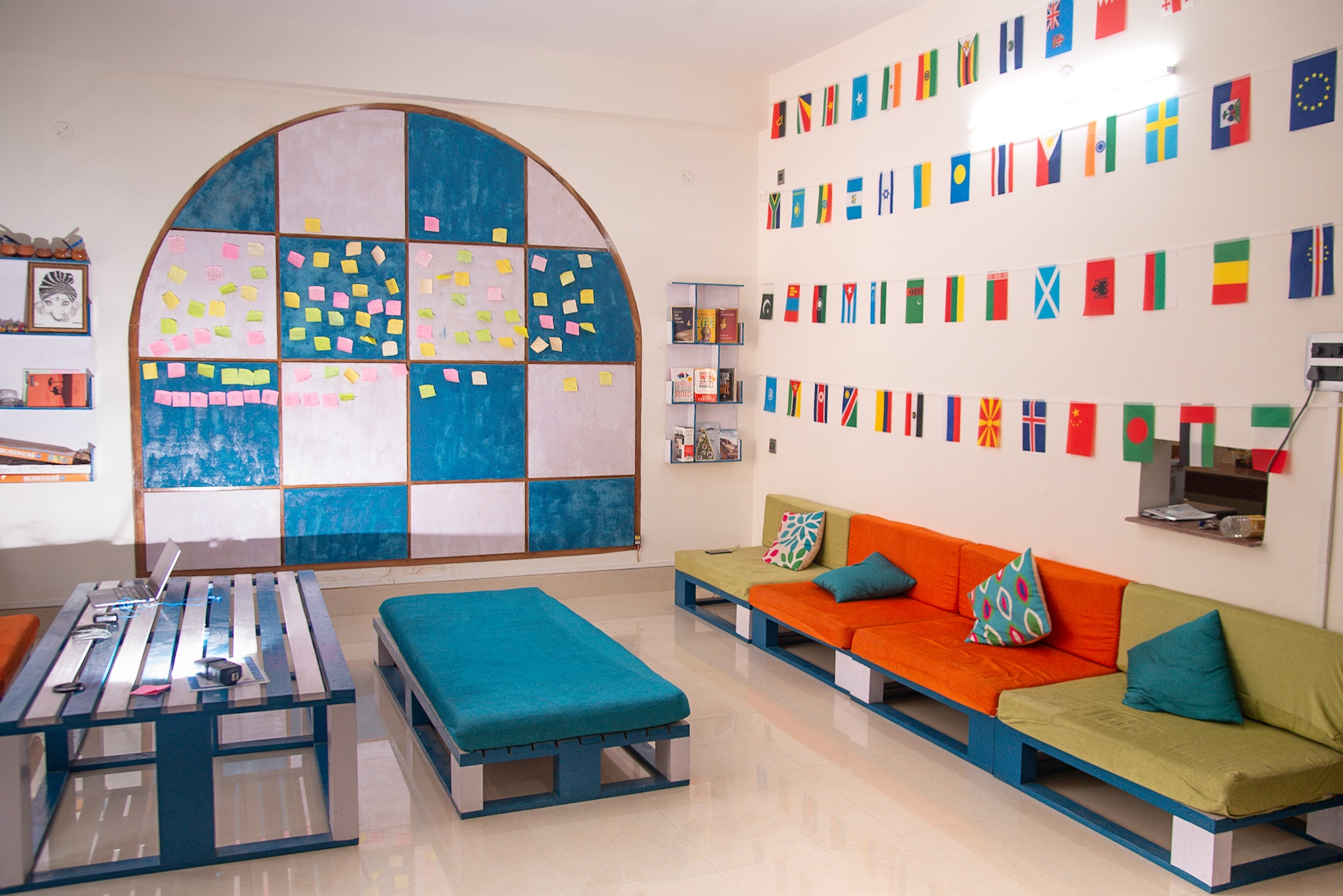 Mezenga 2.0 - Backpackers Hostel - Tap to explore photos