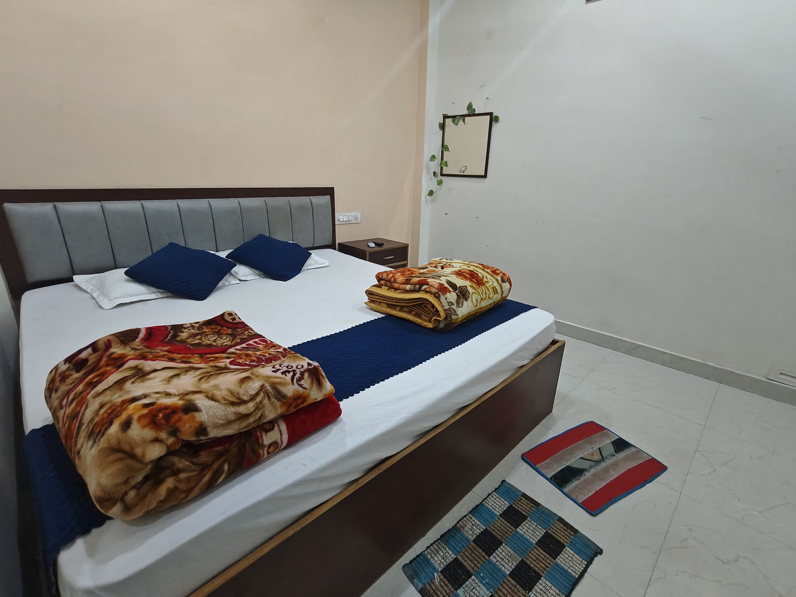 Kanha p. Guest house - Tap to explore photos