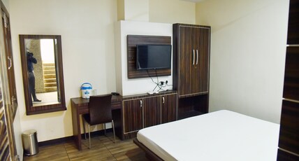 HOTEL MIDTOWN & RESTAURANT Room Type - Executive Room