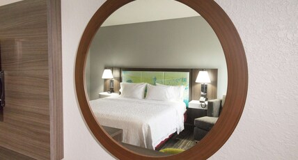 Hampton Inn Saint Augustine Beach Room Type - 1KG MOB HEAR ACC RI-SHW NS