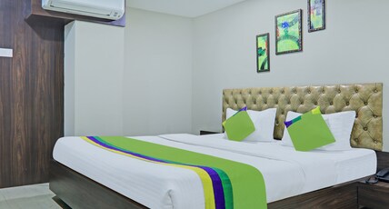 Treebo Raj Inn Lalpur Room Type - Deluxe Room