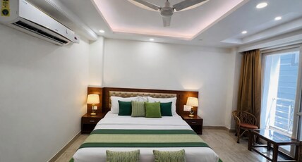 Sitara Premium Dhakad Gold near Lakshman jhula Room Type - Queen Room with Balcony