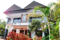 Angels Nest 3BR First Floor near Karlad Lake by Homeyhuts