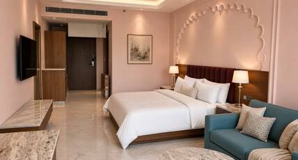 juSTa Luxe Monsoon Palace Room Type - Premium Room Aravali View with Private Balcony