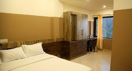 WINTERFEEL BELLMOUNT OOTY Room Type - Oak