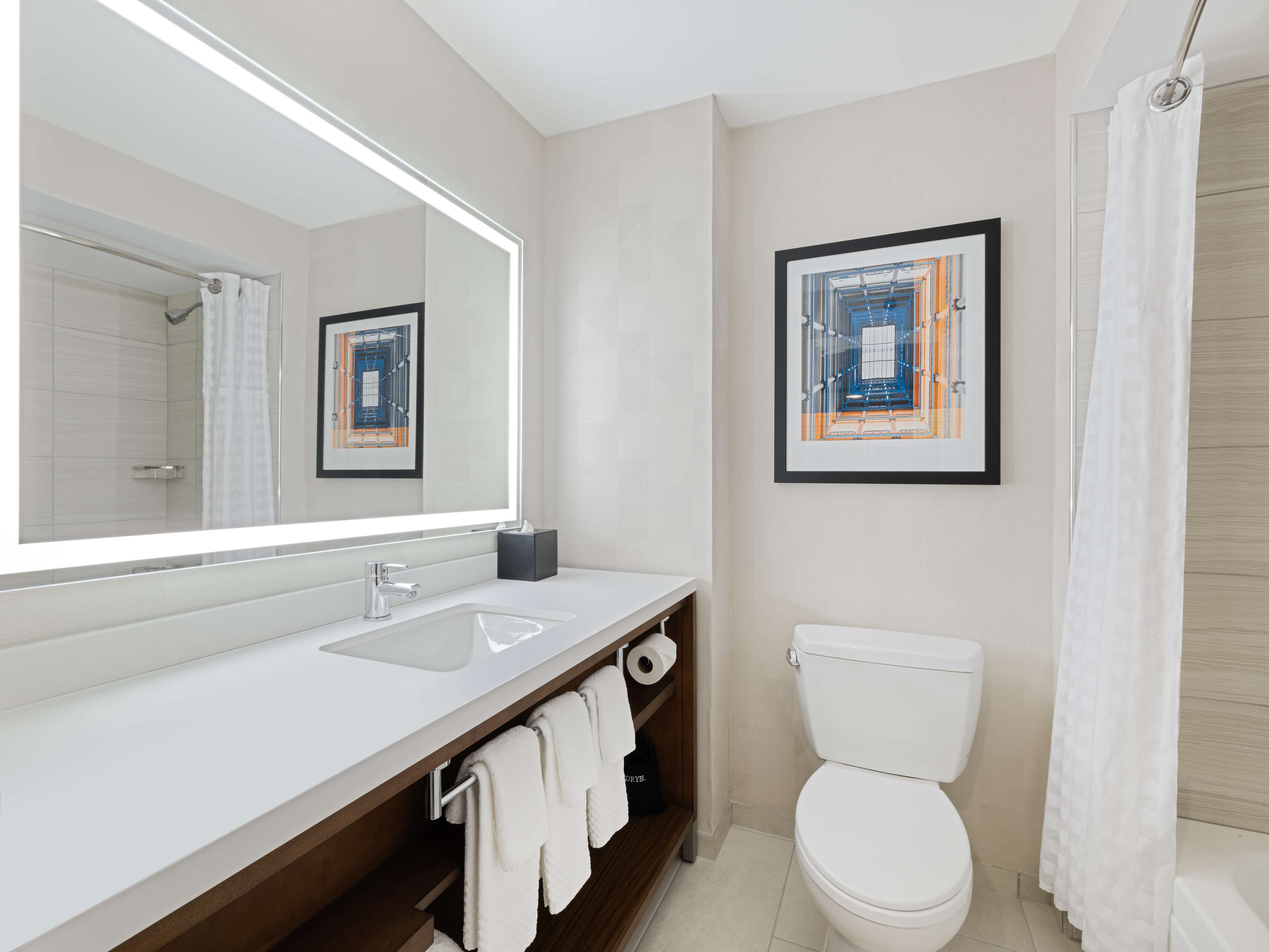 Embassy Suites Chicago Downtown - No Resort Fee - Tap to explore photos