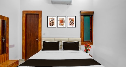 Super Hotel O Chhatrapati Shivaji Subharti Hospital Meerut Formerly Hotel Satyam Room Type - Classic Super Hotel O Chhatrapati Shivaji Subharti Hospital Meerut Formerly Hotel Satyam Room Type - Classic