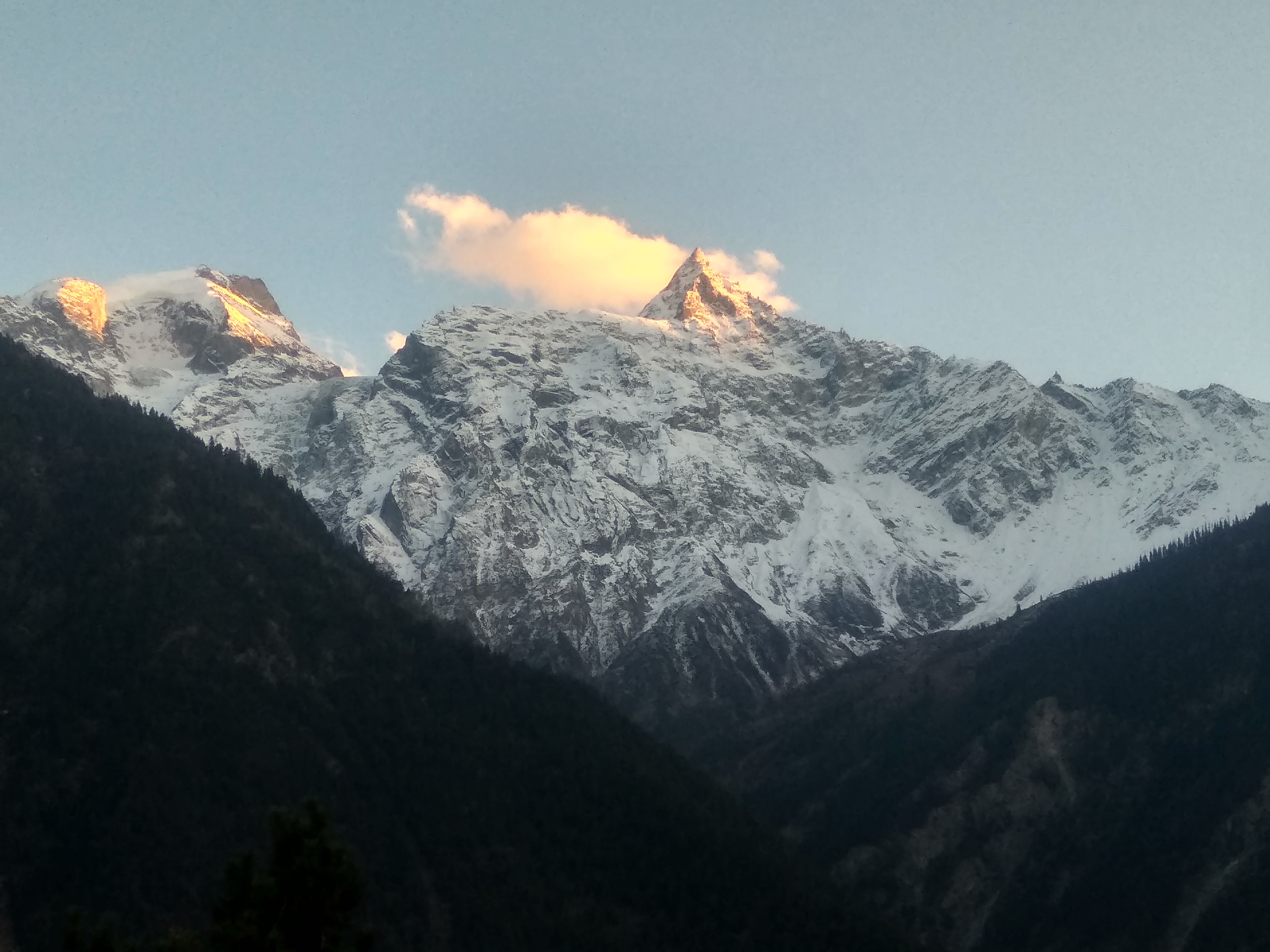 Wanderers homestay | Mountain-view Rooms - Tap to explore photos