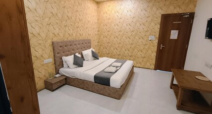 Hotel Gauransh Room Type - Deluxe Room