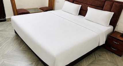 Hotel Rudra Room Type - Deluxe Room - AC Hotel Rudra Room Type - Deluxe Room - AC