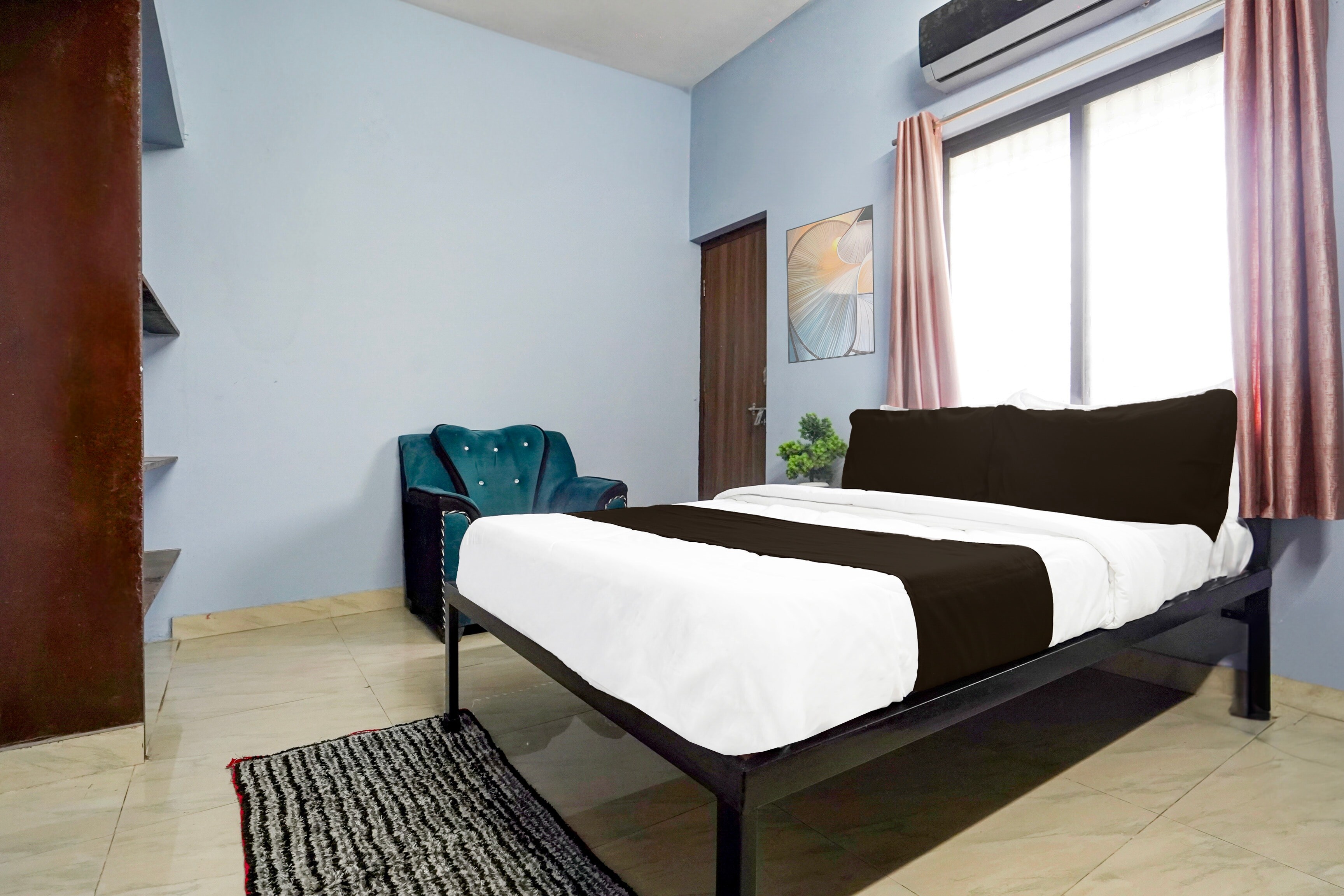 Hotel O SUNRICH HOTEL LODGING AND BOARDING - Tap to explore photos