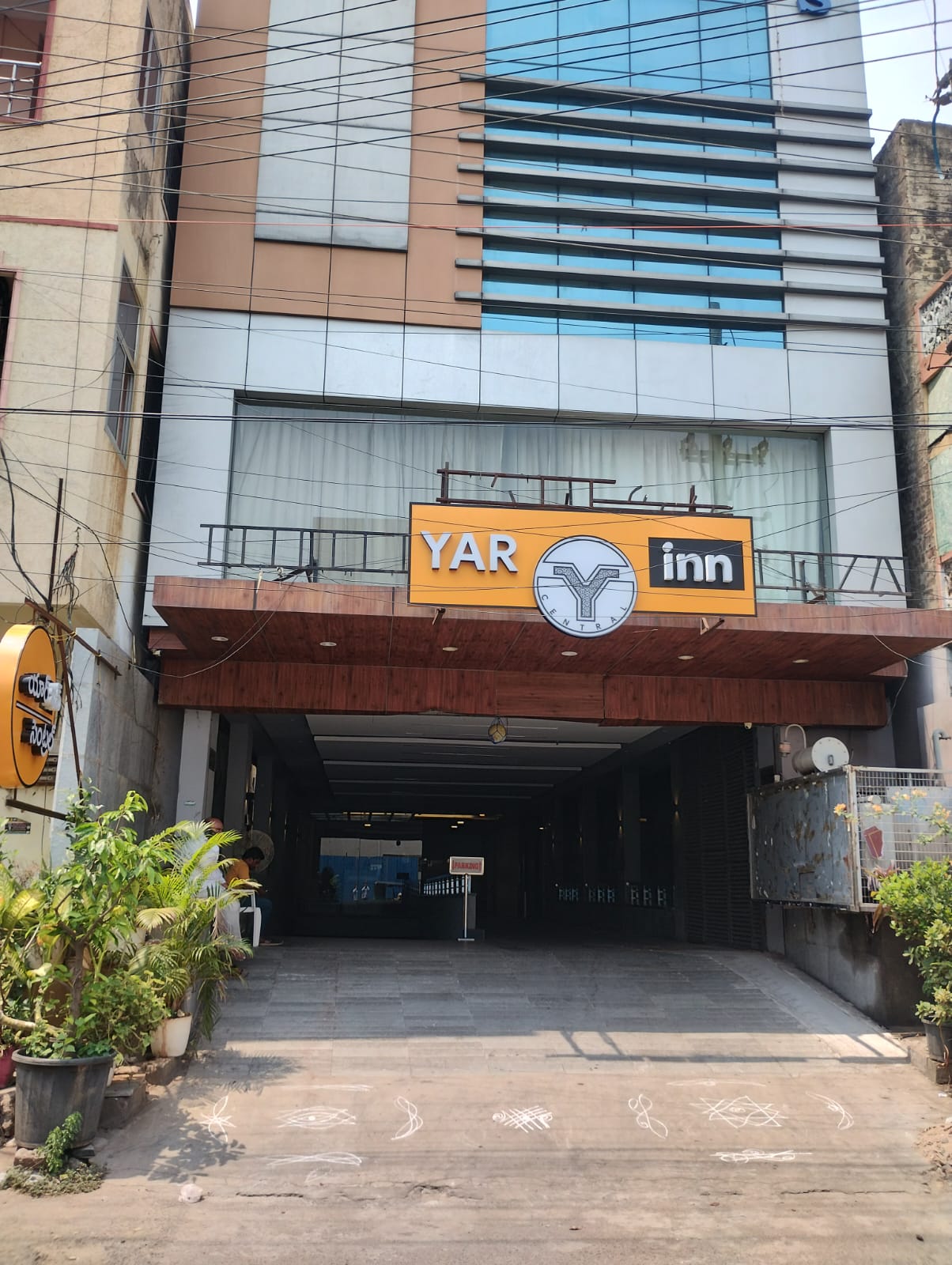 YAR INN CENTRAL - Tap to explore photos