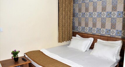 HOTEL ATA INN & RESTAURANT (20 mts FROM DARGAAH) Room Type - Deluxe Ac Double Bed Room